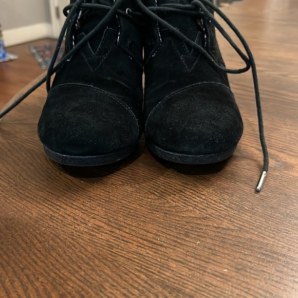 Toms Black Wedges size 8 - Picture 3 of 7